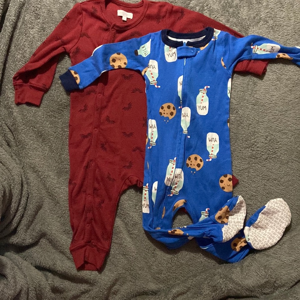 2Pk 18M NWOT Sleepers Carters and Greyson Mini